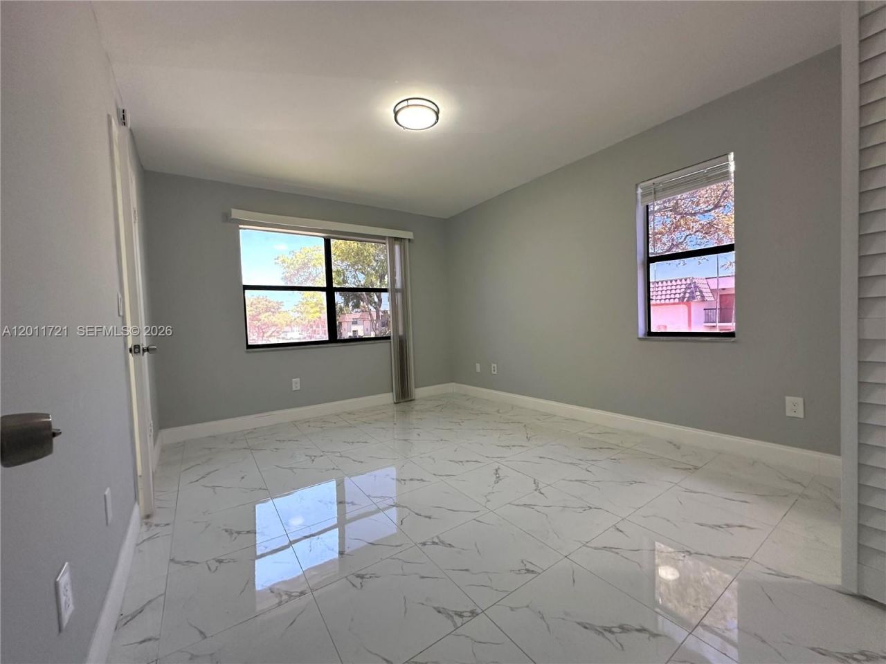 871 NE 207th Ter, Unit 4-202, Miami, FL 33179 Photo