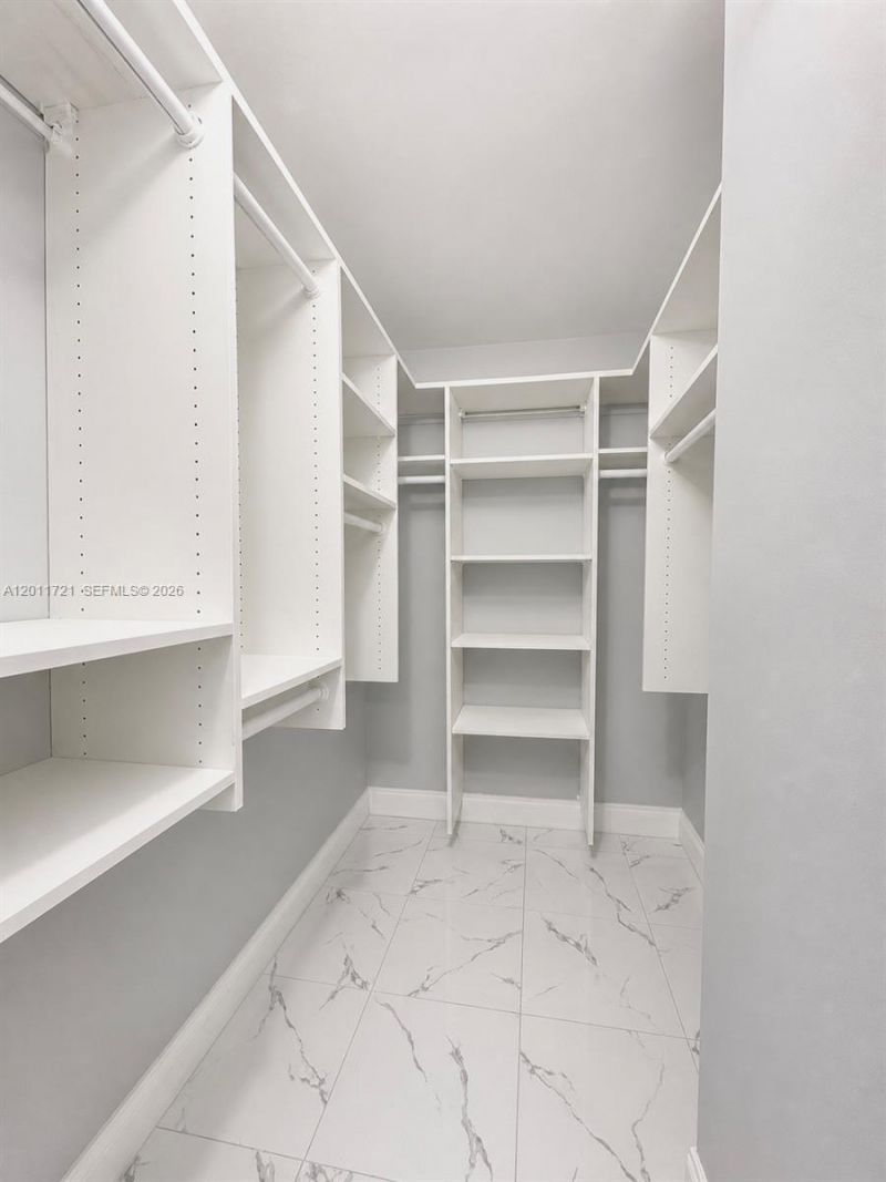 871 NE 207th Ter, Unit 4-202, Miami, FL 33179 Photo