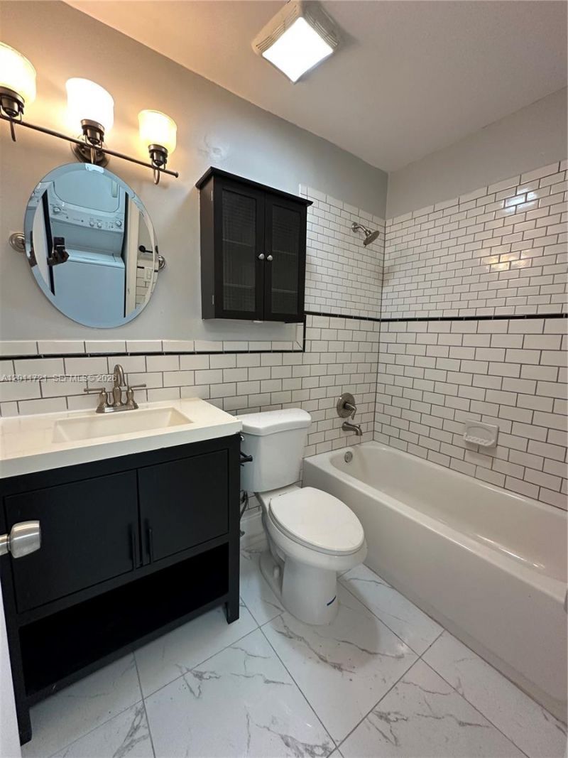 871 NE 207th Ter, Unit 4-202, Miami, FL 33179 Photo