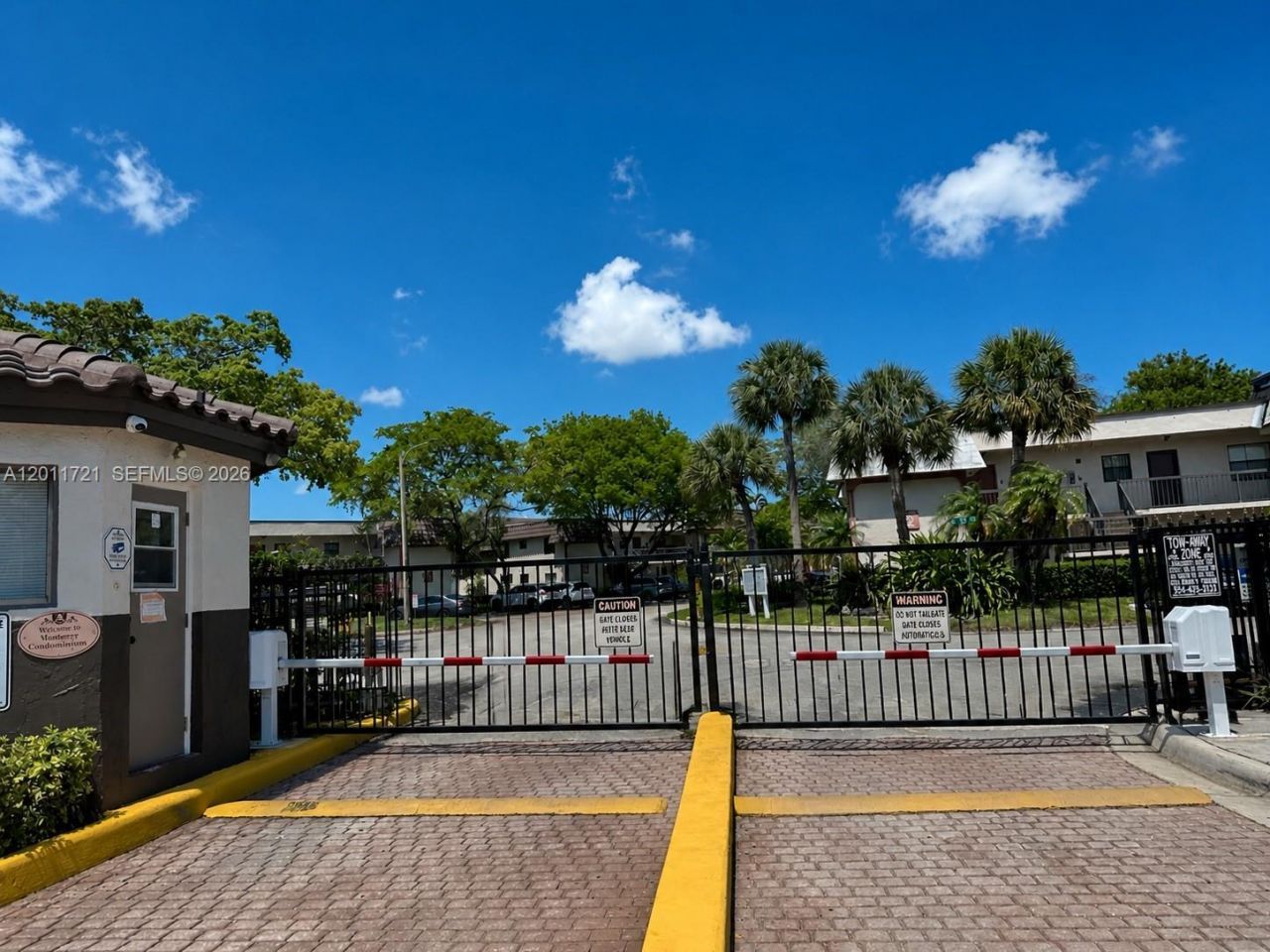 871 NE 207th Ter, Unit 4-202, Miami, FL 33179 Photo