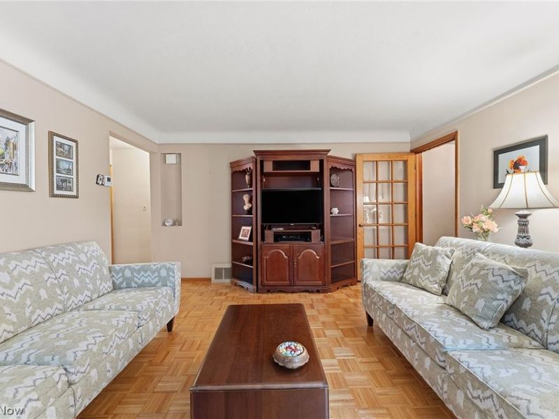 145 E 190th Street, Euclid, OH 44119 Photo 10