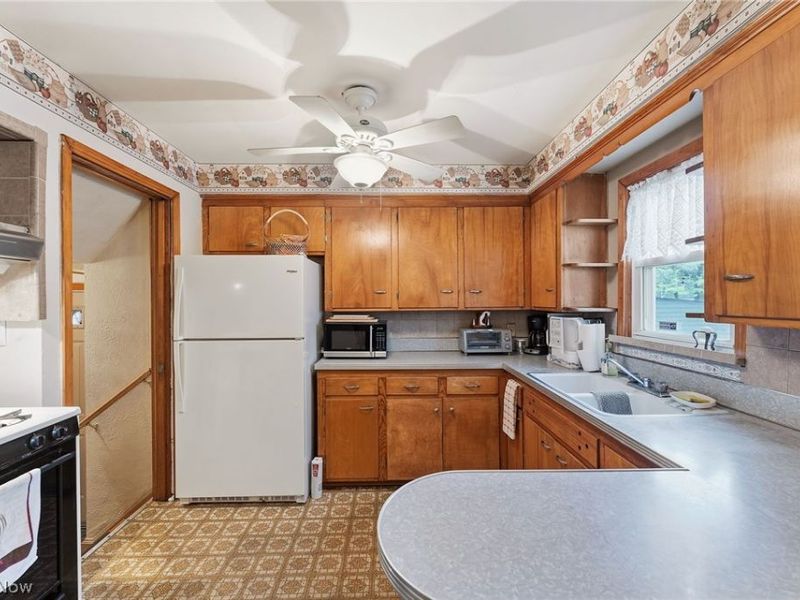 145 E 190th Street, Euclid, OH 44119 Photo 15