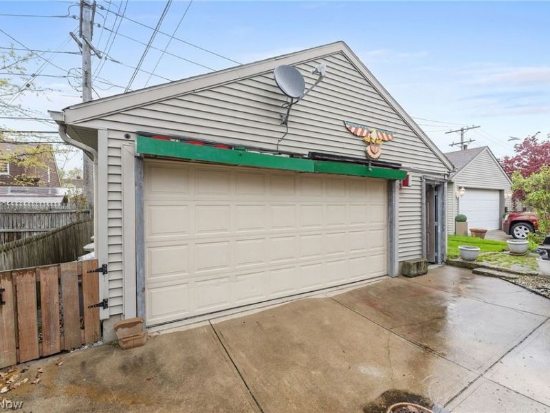 145 E 190th Street, Euclid, OH 44119 Photo 5