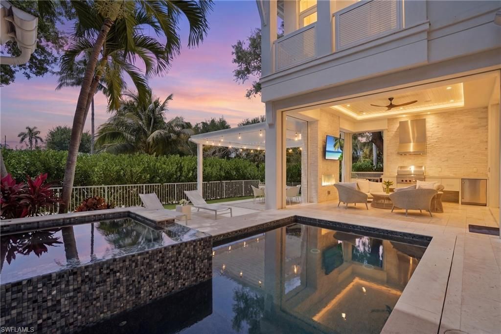 685 2nd St S, Naples, FL 34102 Photo