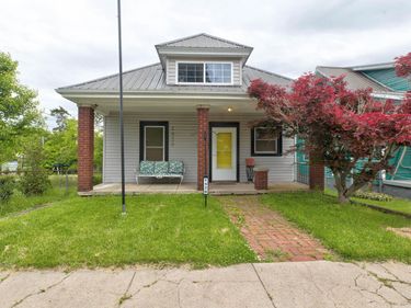 1920 Brent Street, Paris, KY 40361