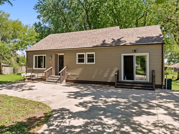 3804 15th Street B , Moline, IL 61265
