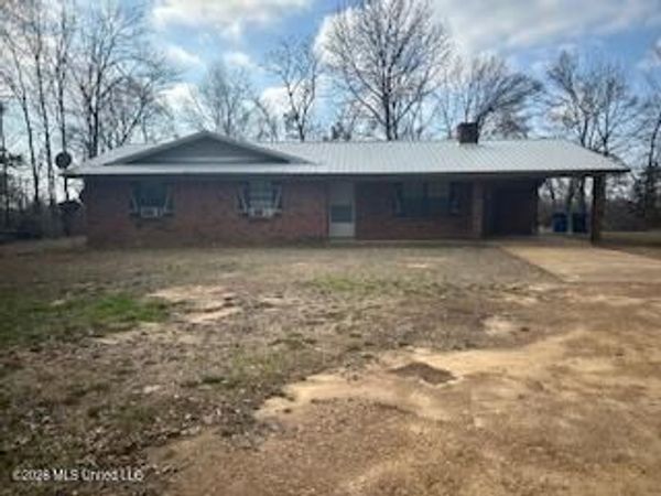 261 County Road 26 , Vaiden, MS 39176
