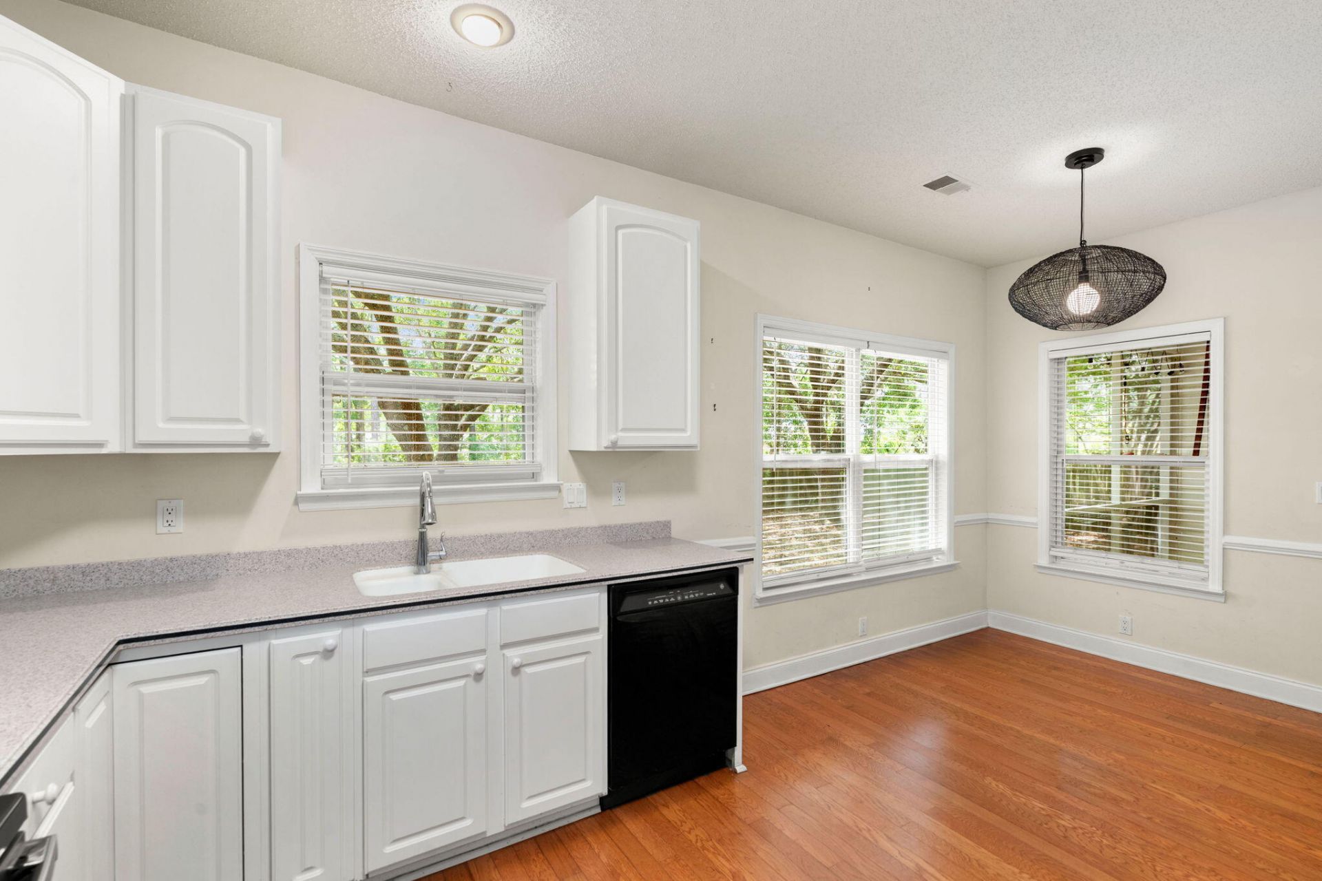 136 Cotillion Crescent Photo 10