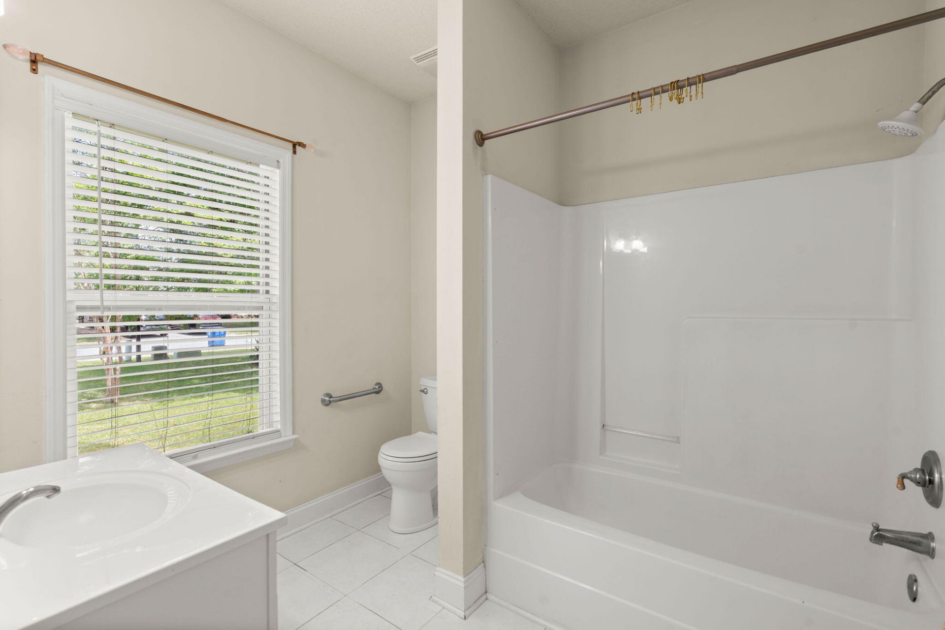 136 Cotillion Crescent Photo 20