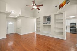136 Cotillion Crescent photo 4
