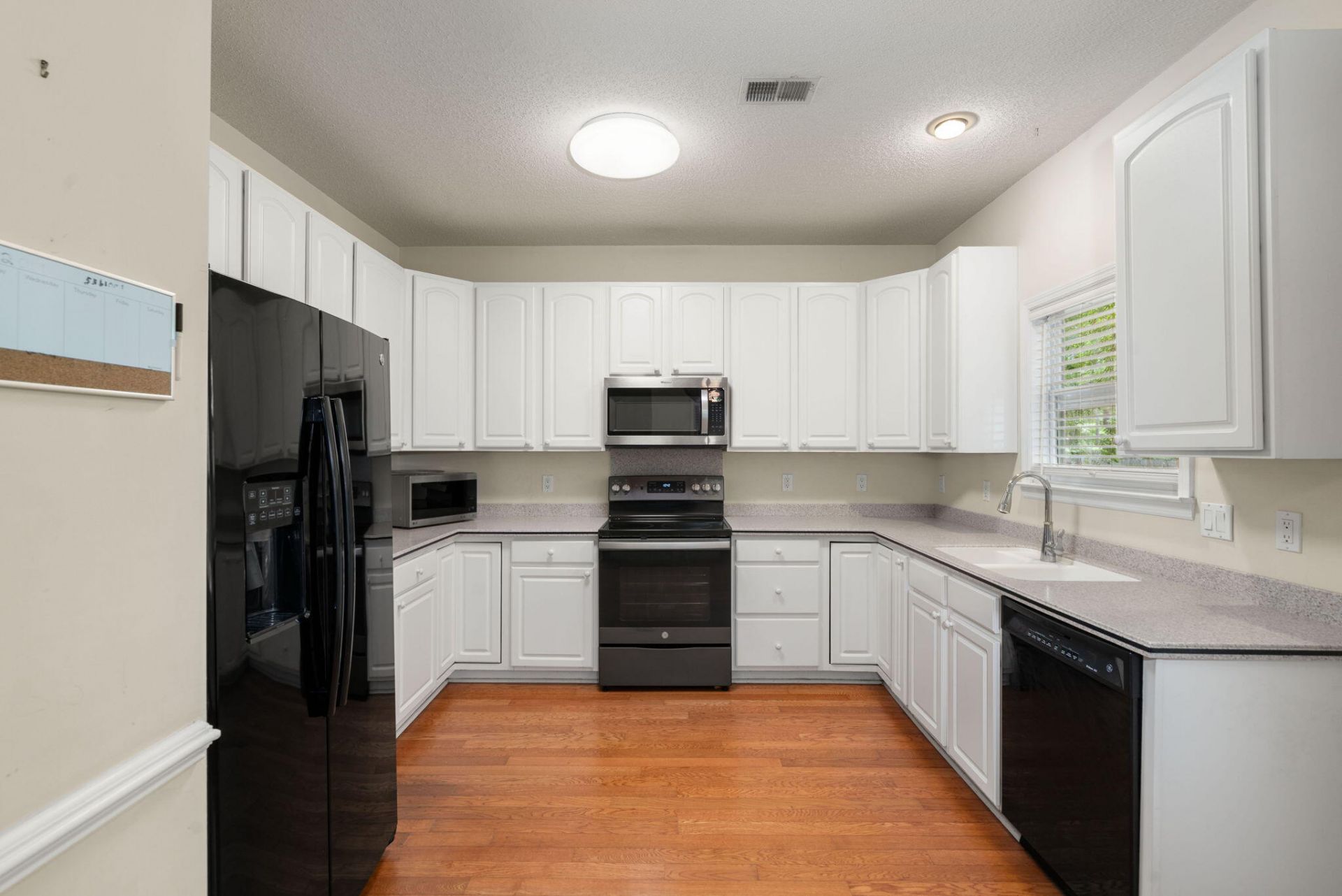 136 Cotillion Crescent Photo 8