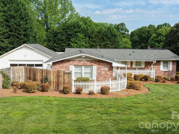 2037 Helen Drive , Gastonia, NC 28054