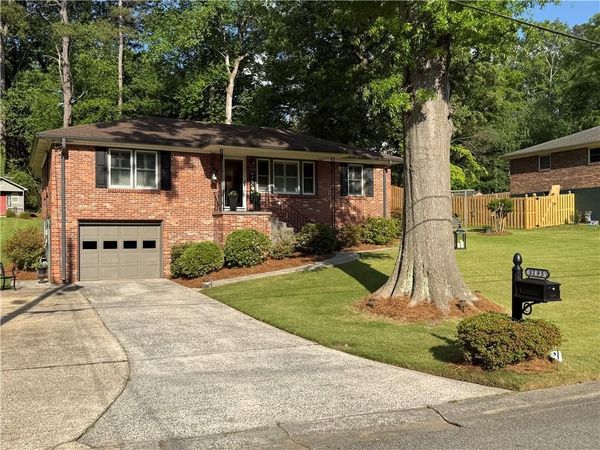 3195 Woodview Drive SE, Smyrna, GA 30082