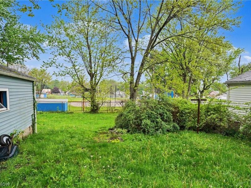 520 Sunset Drive , Hubbard, OH 44425 Photo 18
