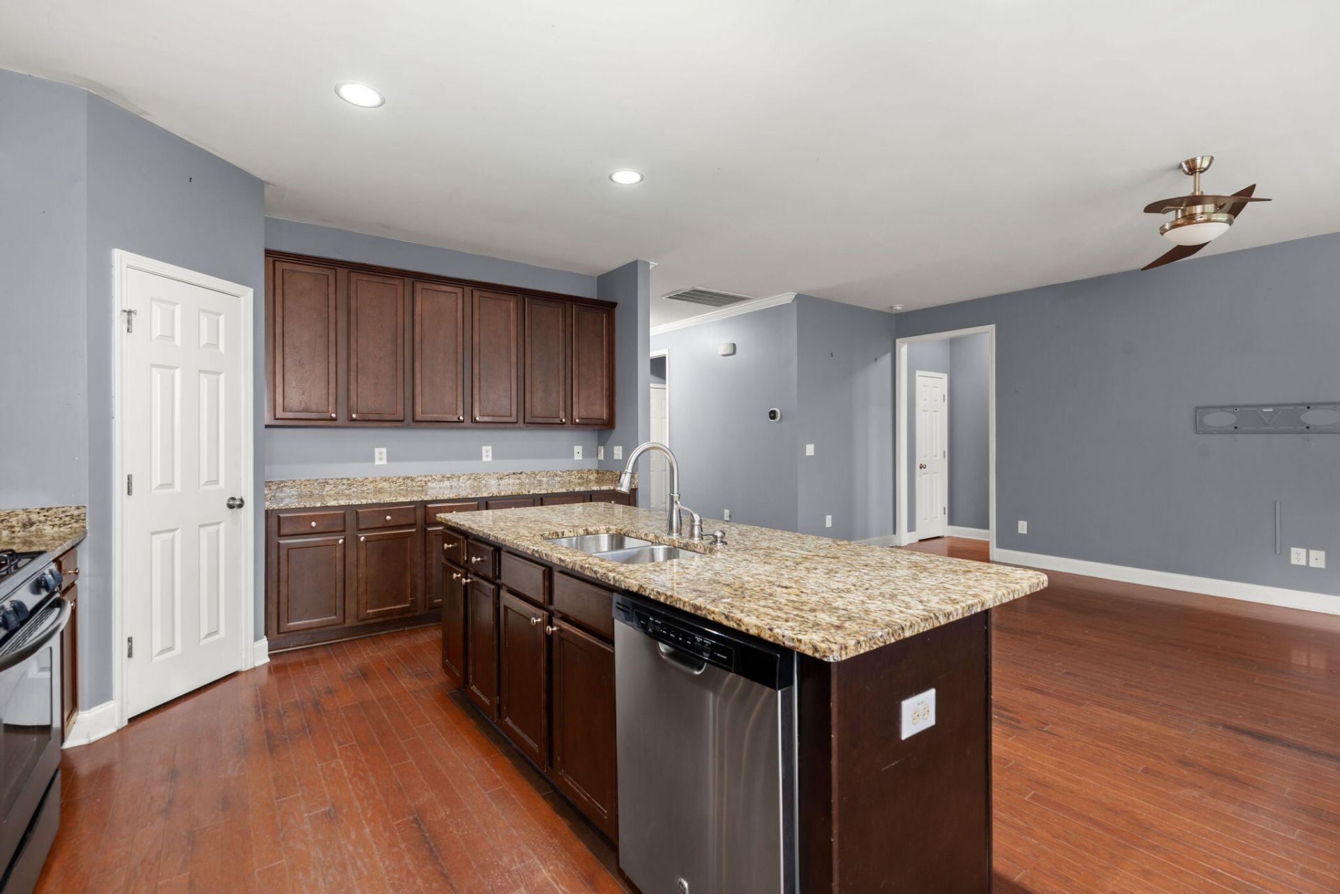 532 Crossland Drive Photo 16