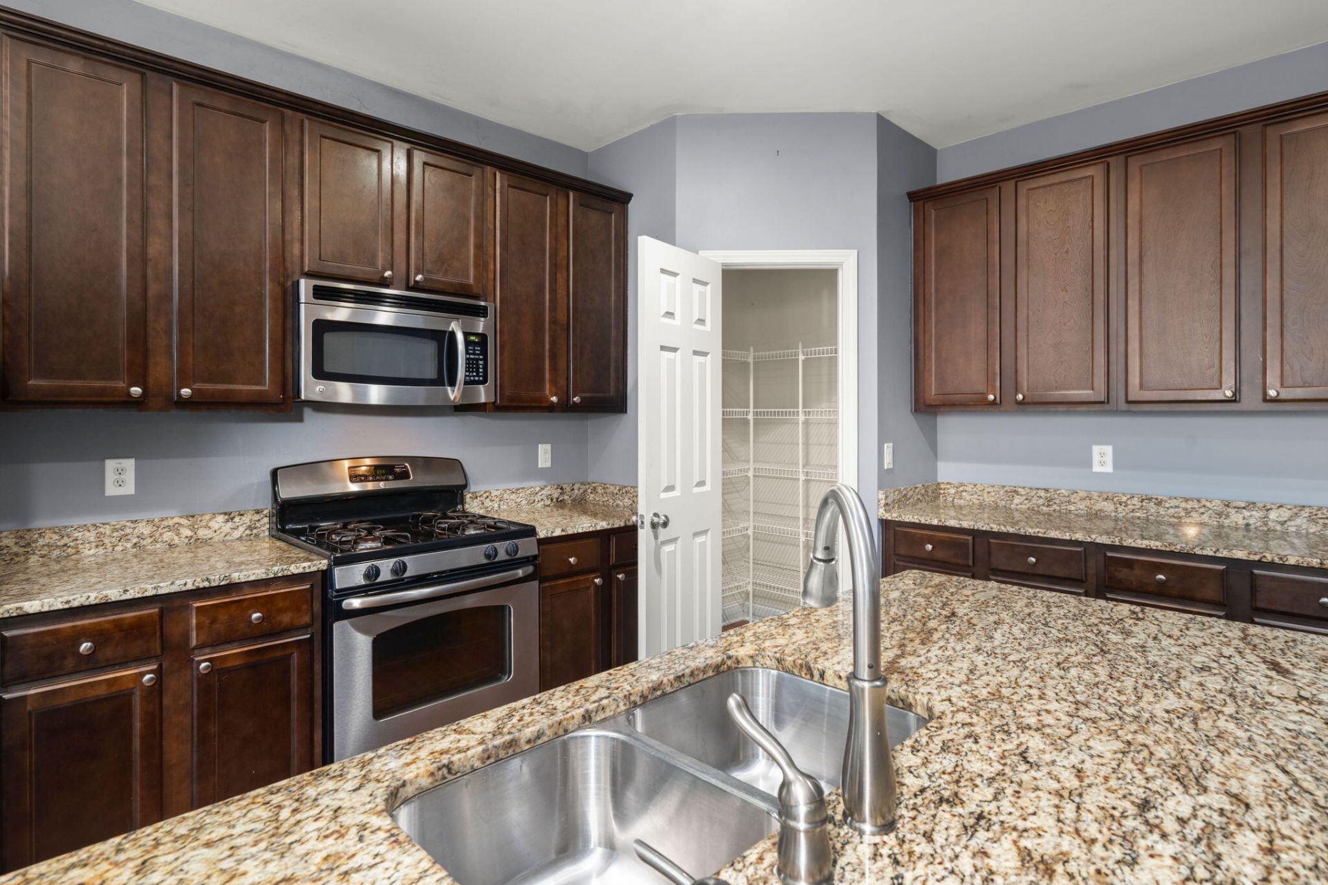 532 Crossland Drive Photo 17
