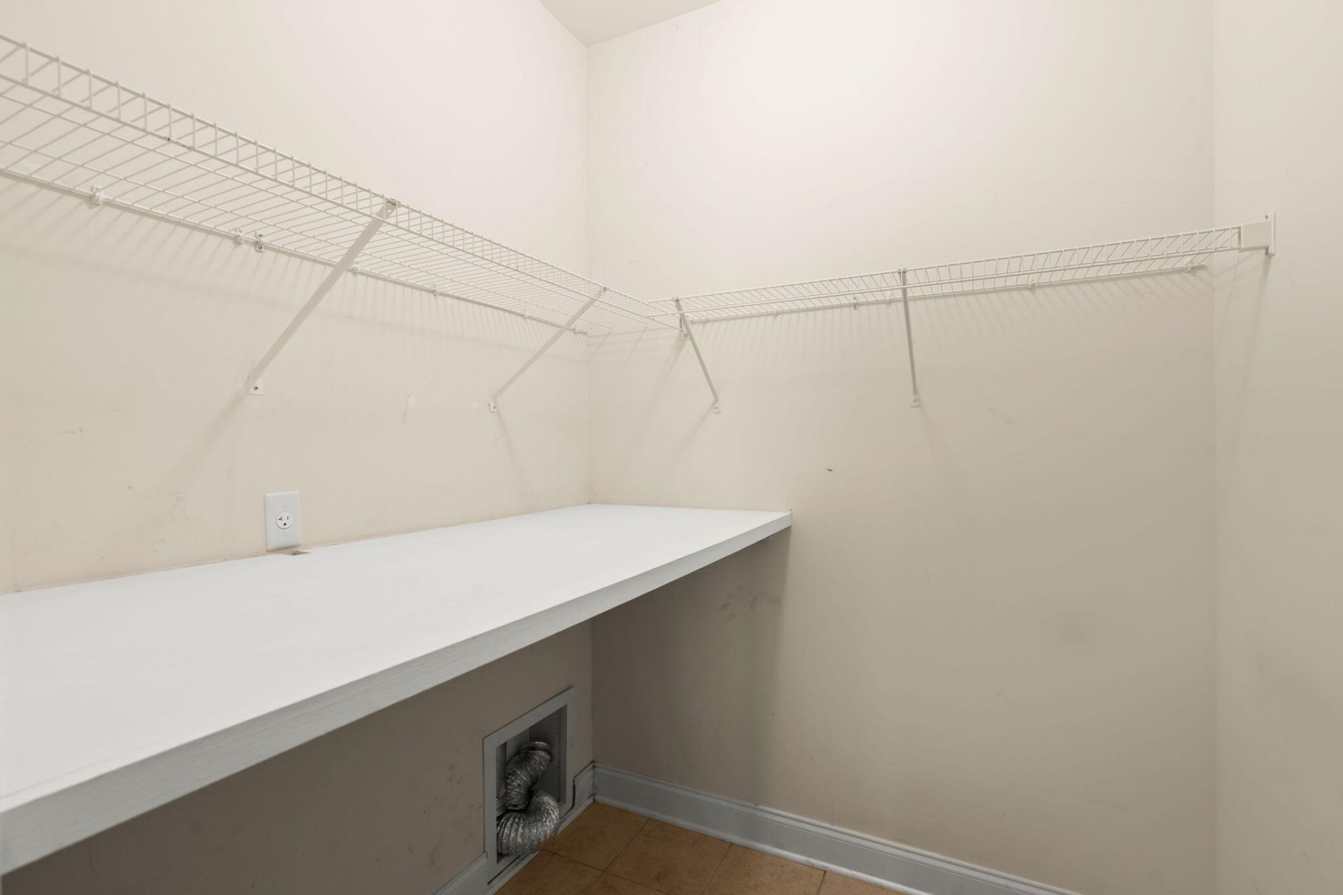 532 Crossland Drive Photo 5