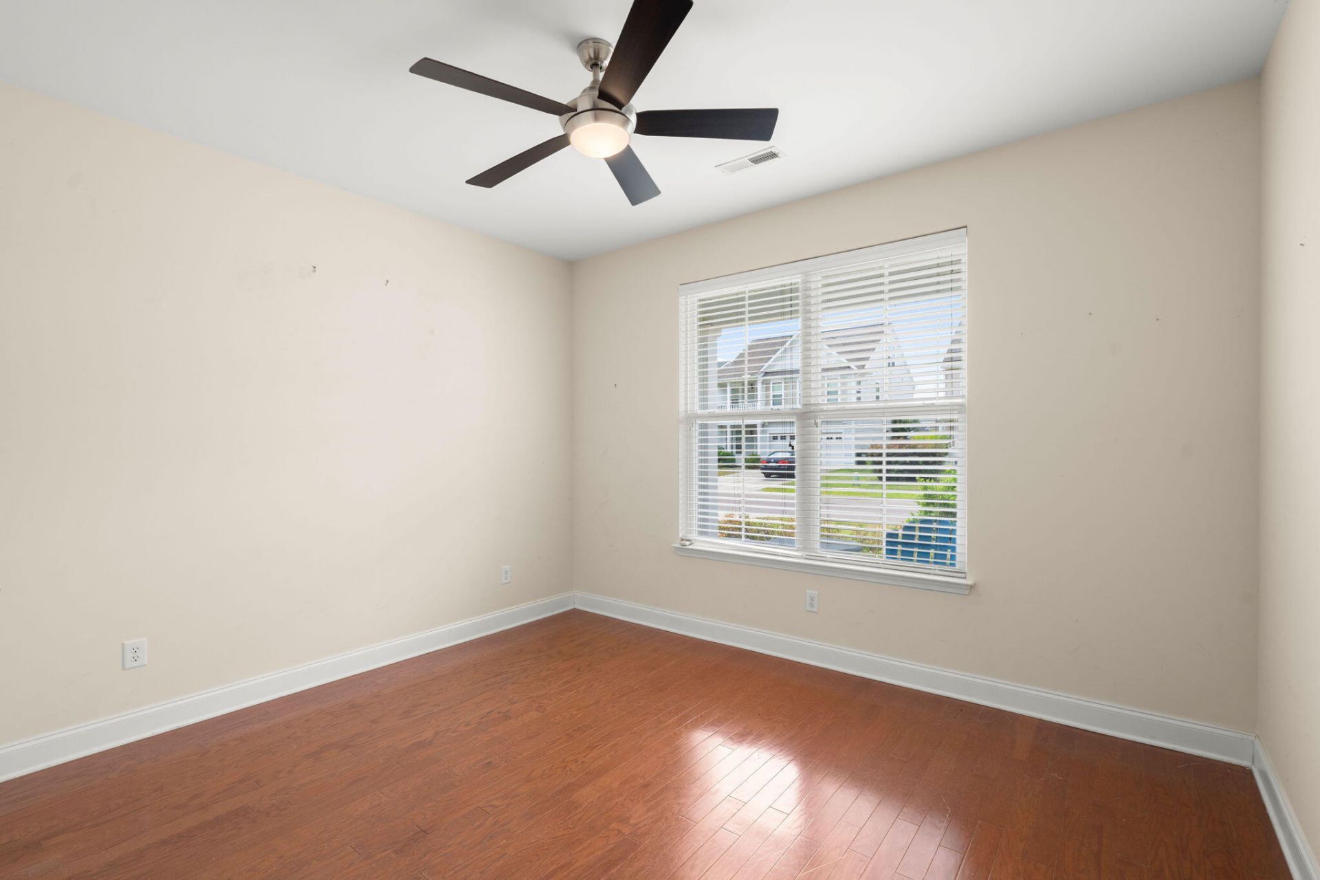 532 Crossland Drive Photo 8