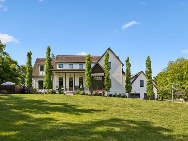 741 Bresslyn Rd, Nashville, TN 37205