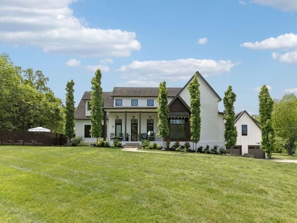 741 Bresslyn Rd, Nashville, TN 37205