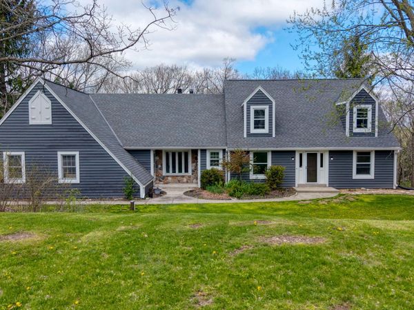 S1W31448 Hickory Hollow Ct, Delafield, WI 53018