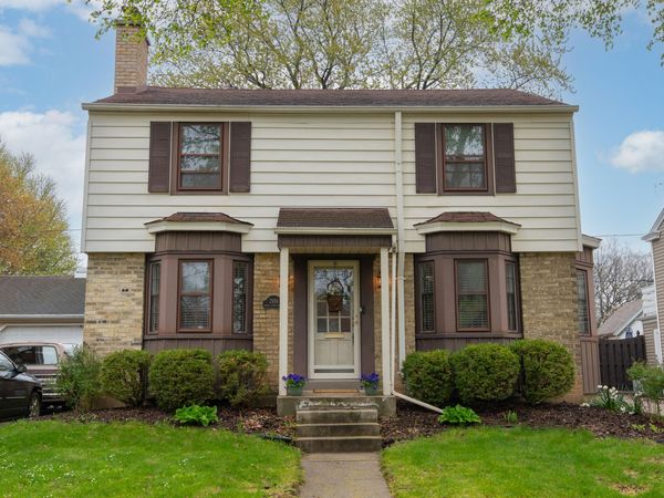 2924 N 70th St, Milwaukee, WI 53210