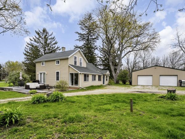 S107W17011 Muskego Dam Dr, Muskego, WI 53150