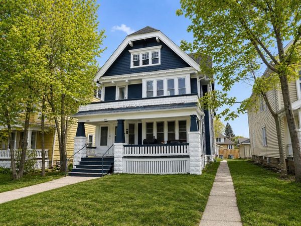2954 N 37th St, Milwaukee, WI 53210