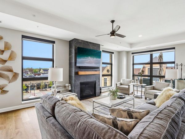 215 E Pleasant St, Unit 401, Oconomowoc, WI 53066