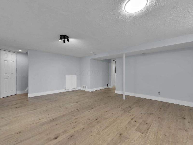 3513 En Joie Drive, Columbus, OH 43228 Photo 19