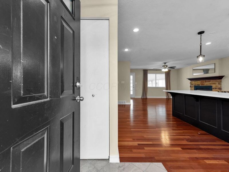 3513 En Joie Drive, Columbus, OH 43228 Photo 4