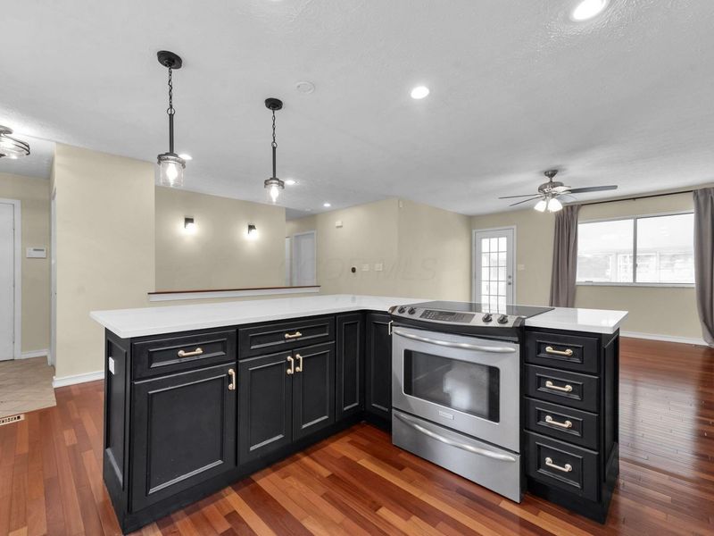 3513 En Joie Drive, Columbus, OH 43228 Photo 6