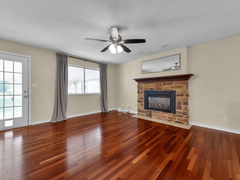 3513 En Joie Drive, Columbus, OH 43228 Photo 9