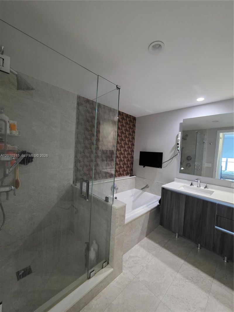 488 NE 18th St , Unit 301, Miami, FL 33132 Photo