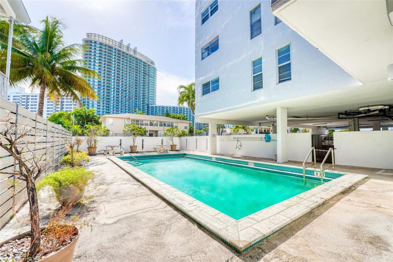 1455 West Ave , Unit 501, Miami Beach, FL 33139 Photo