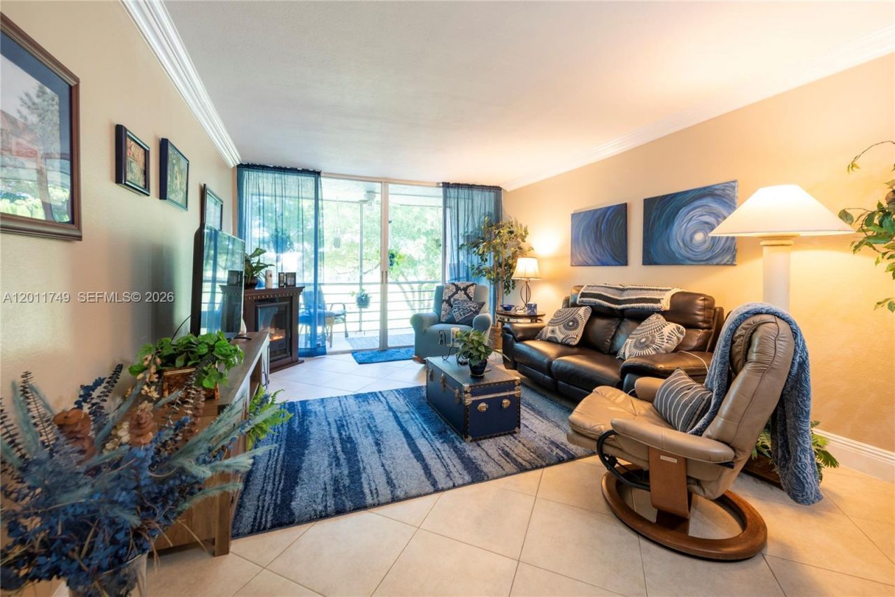9491 Evergreen Pl , Unit 302, Davie, FL 33324 Photo