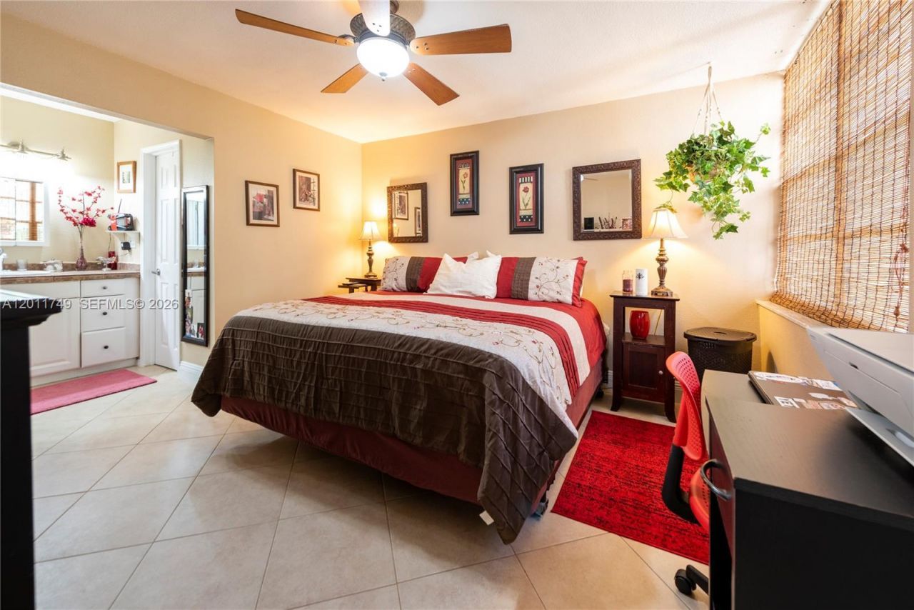 9491 Evergreen Pl , Unit 302, Davie, FL 33324 Photo