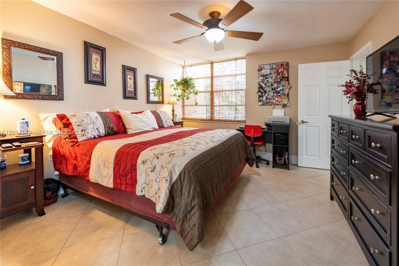 9491 Evergreen Pl , Unit 302, Davie, FL 33324 Photo