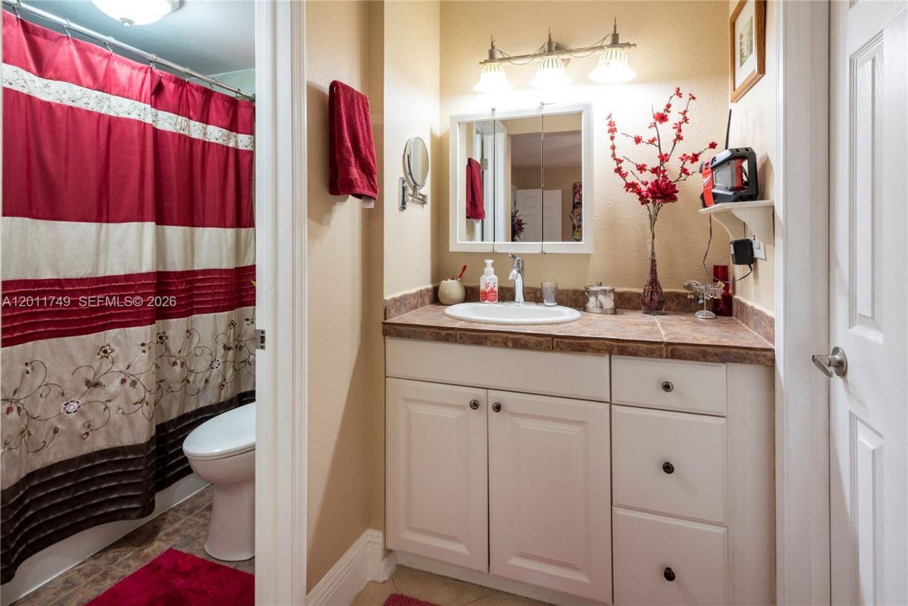 9491 Evergreen Pl , Unit 302, Davie, FL 33324 Photo