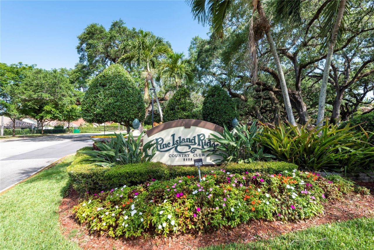 9491 Evergreen Pl , Unit 302, Davie, FL 33324 Photo