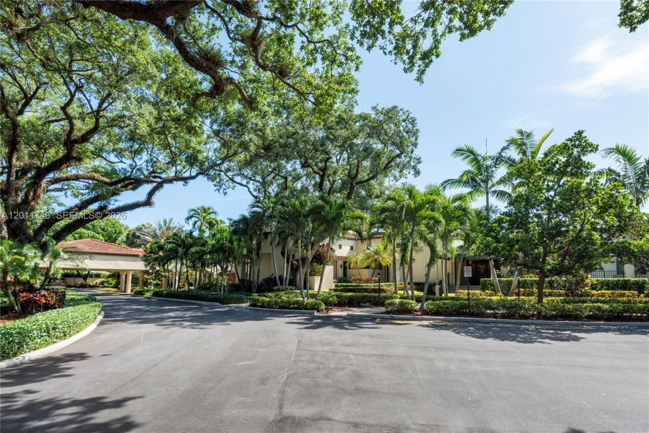 9491 Evergreen Pl , Unit 302, Davie, FL 33324 Photo