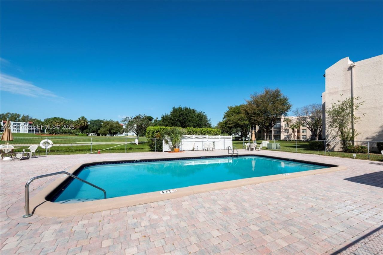 9491 Evergreen Pl , Unit 302, Davie, FL 33324 Photo