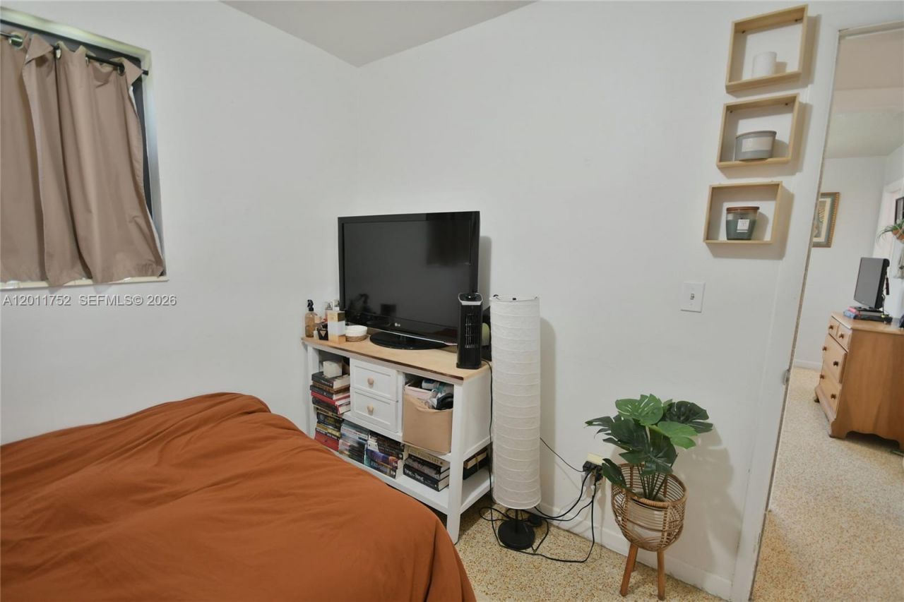 8350 SW 12th Ter, Miami, FL 33144 Photo