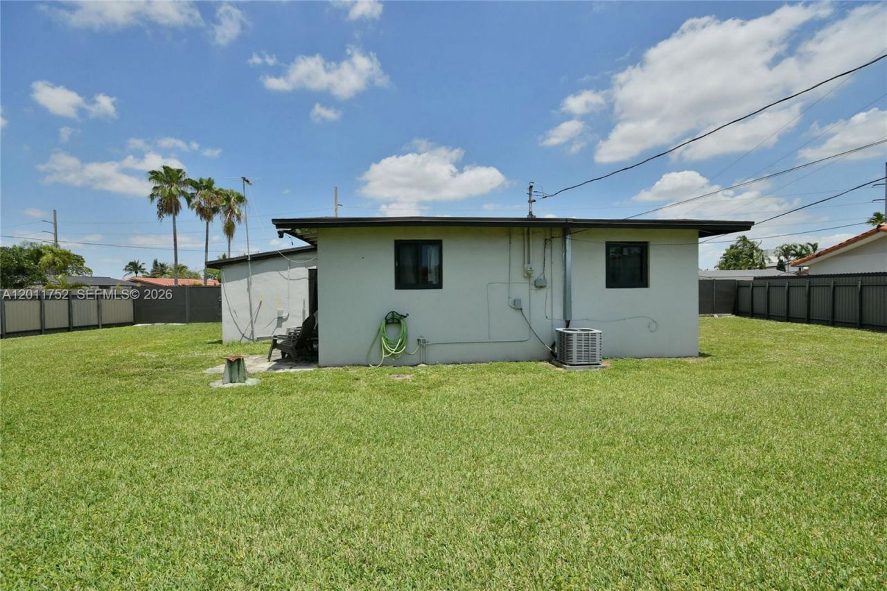 8350 SW 12th Ter, Miami, FL 33144 Photo