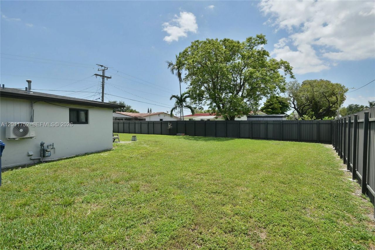 8350 SW 12th Ter, Miami, FL 33144 Photo