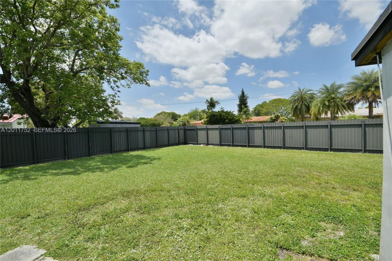 8350 SW 12th Ter, Miami, FL 33144 Photo