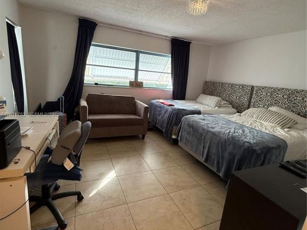 500 NE 14th Ave , Unit 302, Hallandale Beach, FL 33009