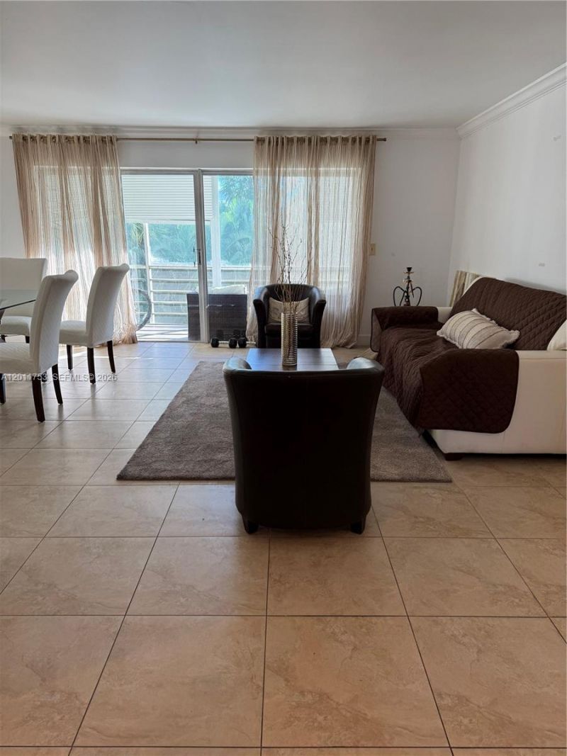 500 NE 14th Ave , Unit 302, Hallandale Beach, FL 33009 Photo