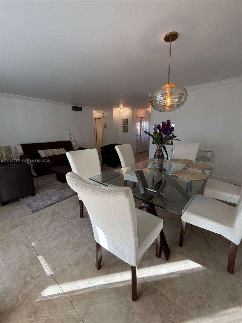 500 NE 14th Ave , Unit 302, Hallandale Beach, FL 33009 Photo