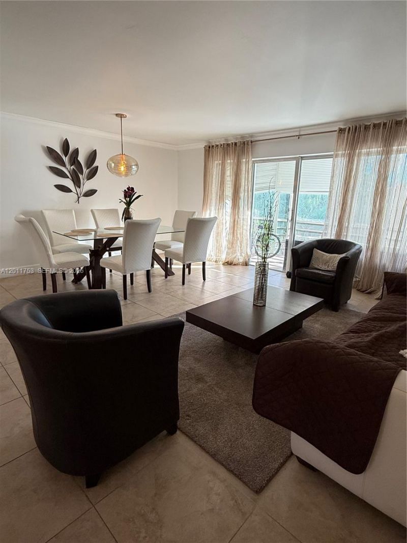 500 NE 14th Ave , Unit 302, Hallandale Beach, FL 33009 Photo